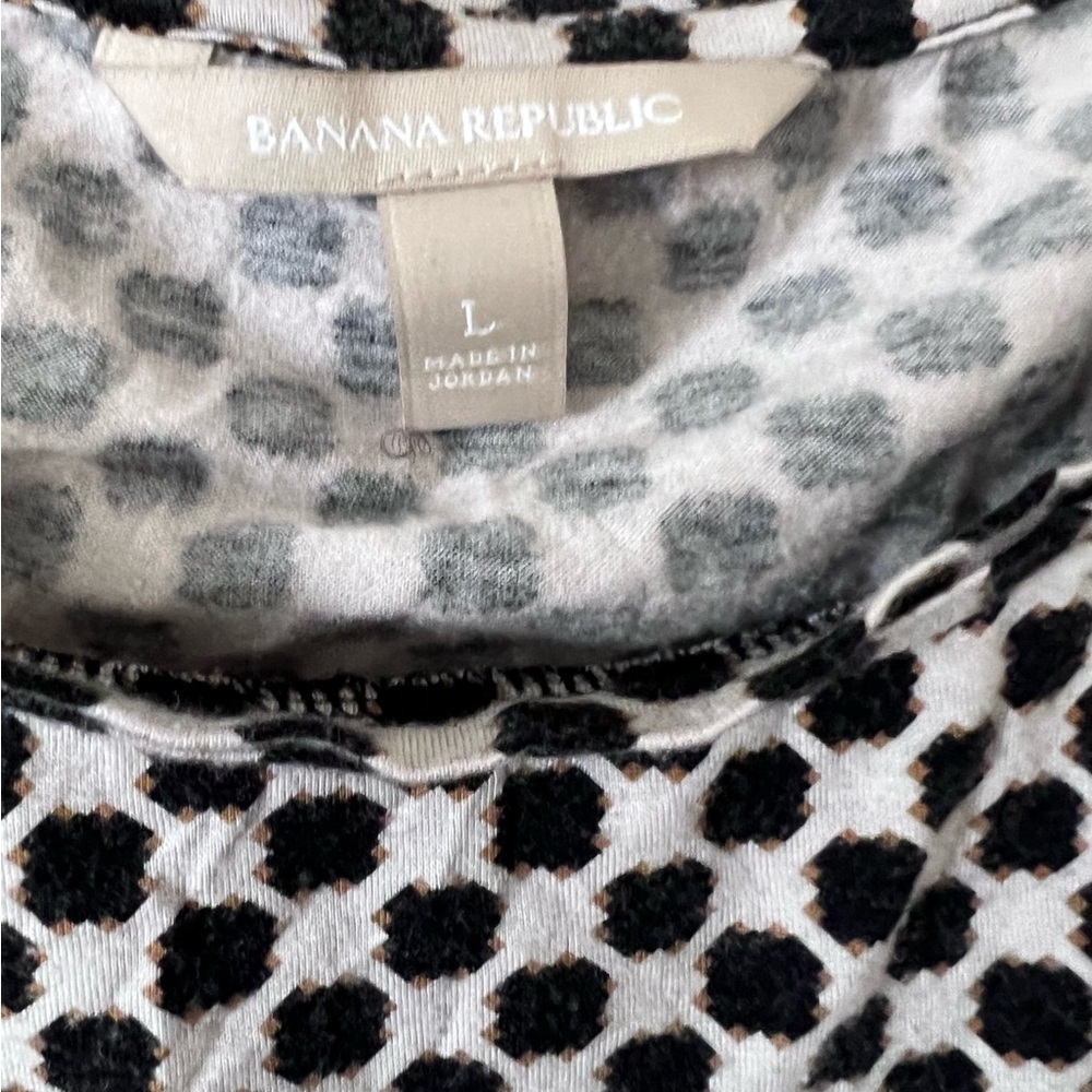 Banana Republic Black & White Polka Dot Scoop Neck Tee - Picture 5 of 5